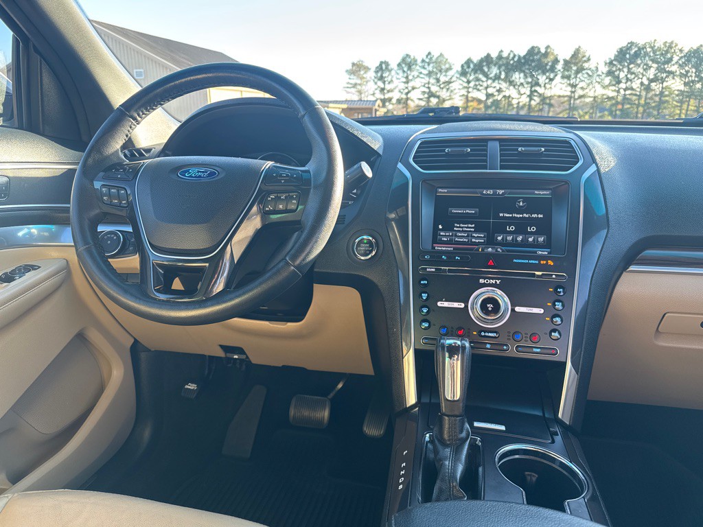 2016 Ford Explorer Image 14