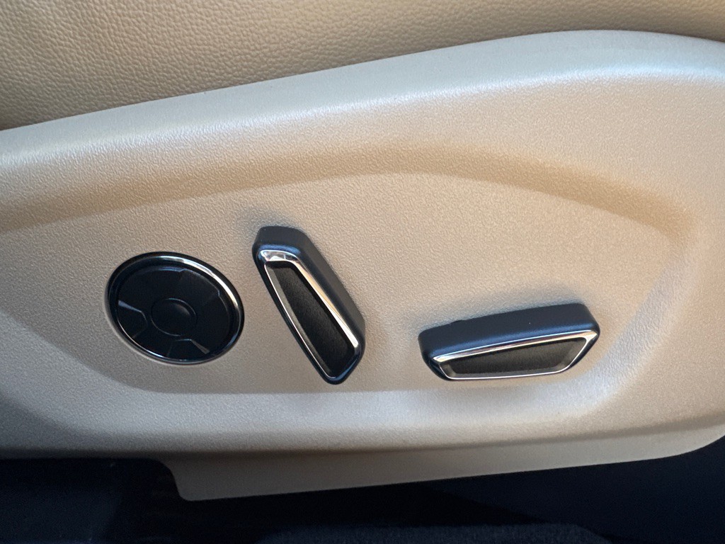 2016 Ford Explorer Image 23