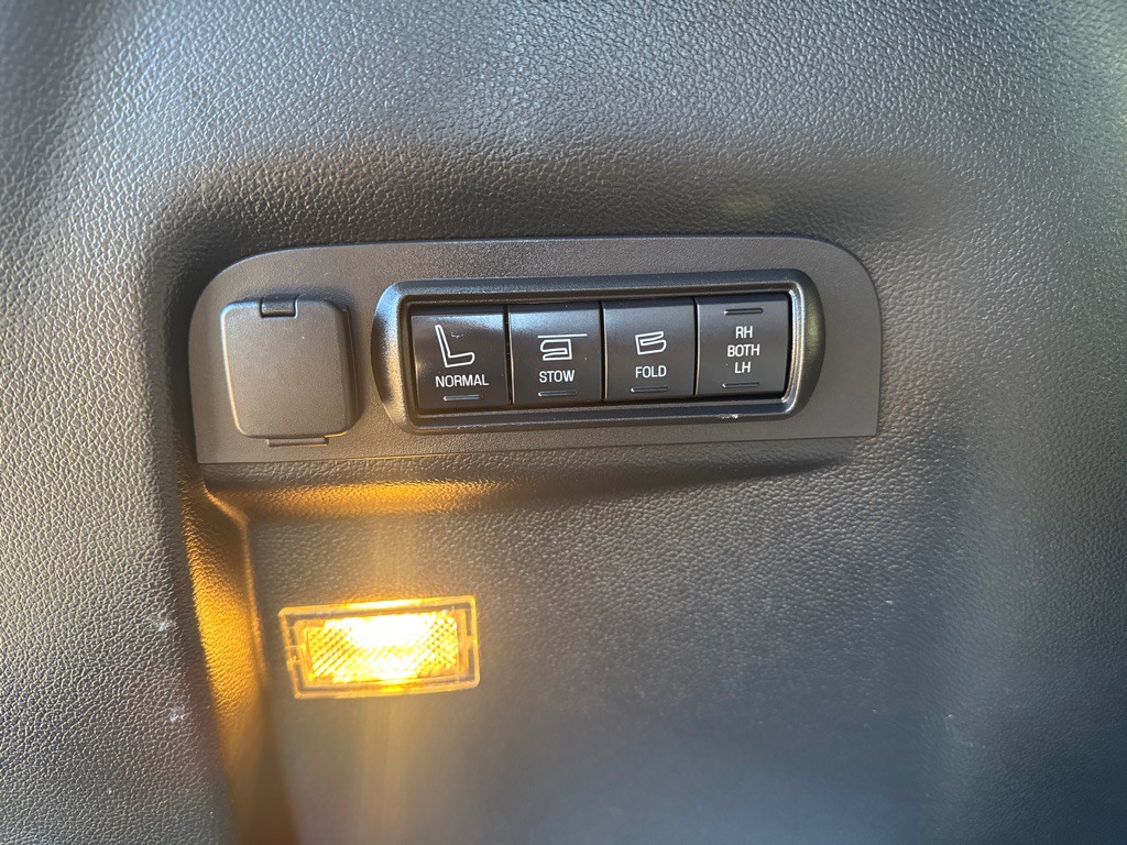 2016 Ford Explorer Image 25