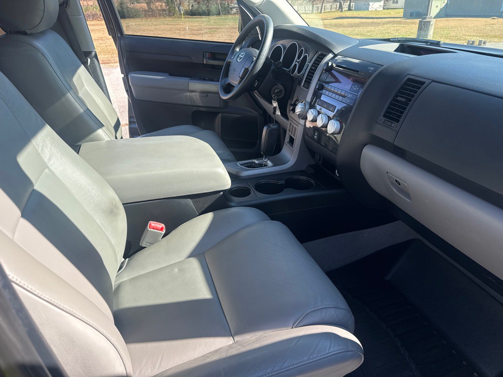 2011 Toyota Tundra Image 11