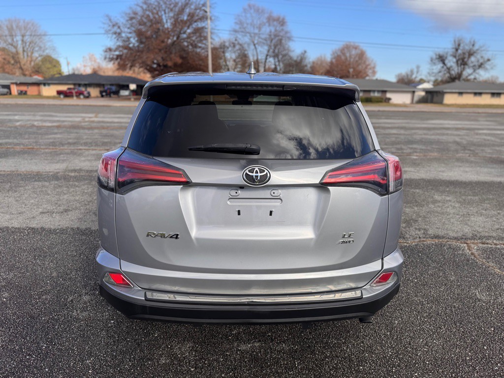 2017 Toyota Rav4 Image 6