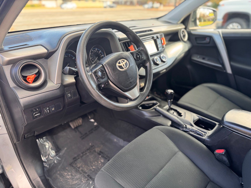2017 Toyota Rav4 Image 9