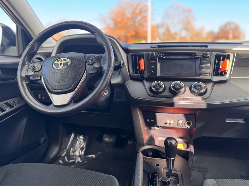 2017 Toyota Rav4 Image 13
