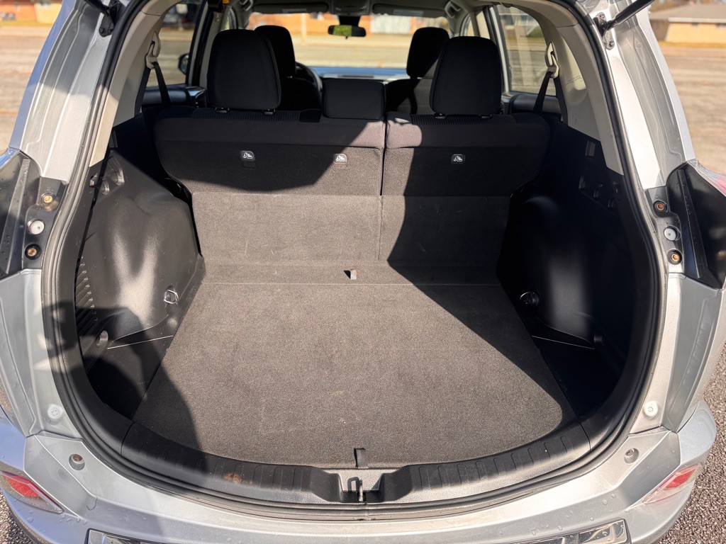 2017 Toyota Rav4 Image 21