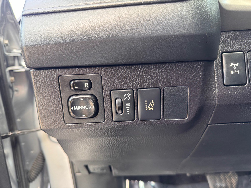 2017 Toyota Rav4 Image 23