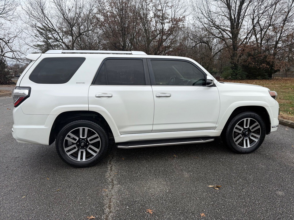 2016 Toyota 4Runner Image 4
