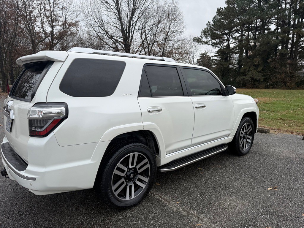 2016 Toyota 4Runner Image 5