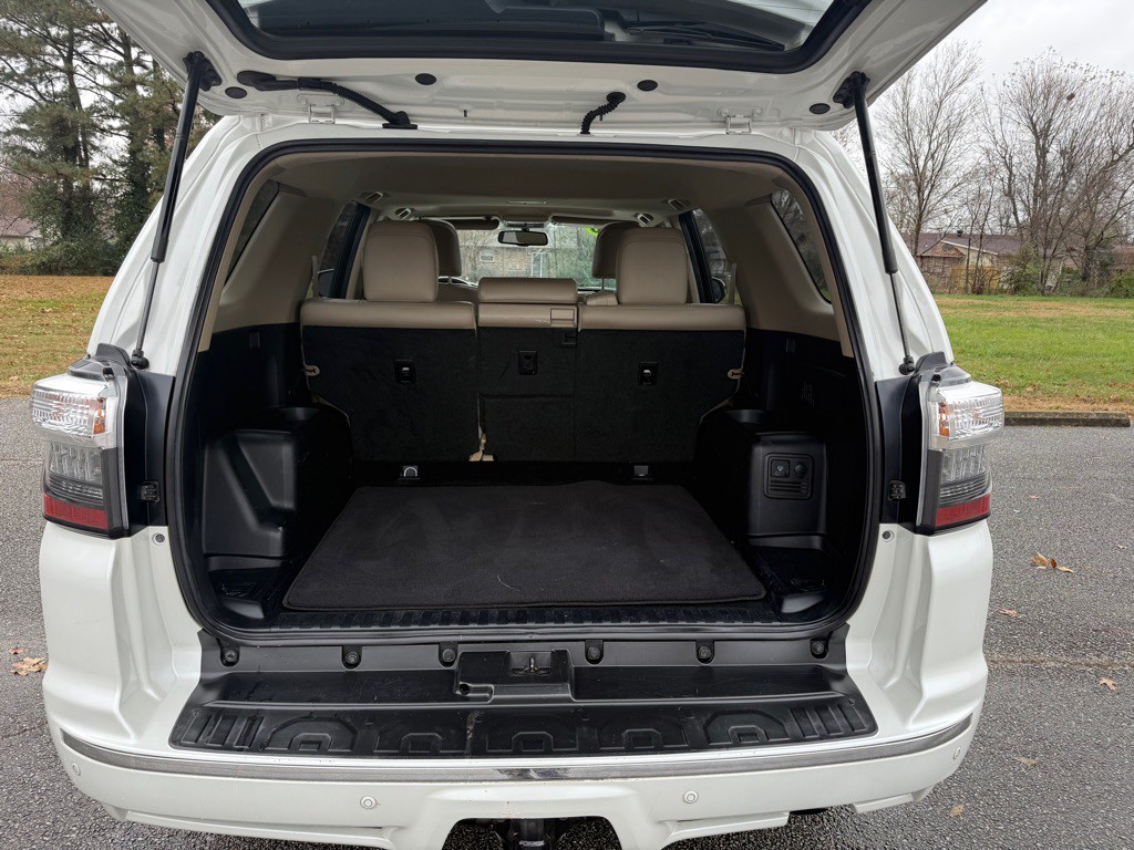 2016 Toyota 4Runner Image 8