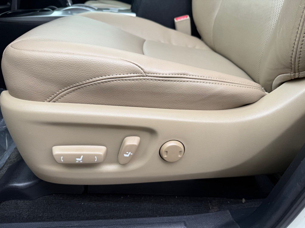 2016 Toyota 4Runner Image 18