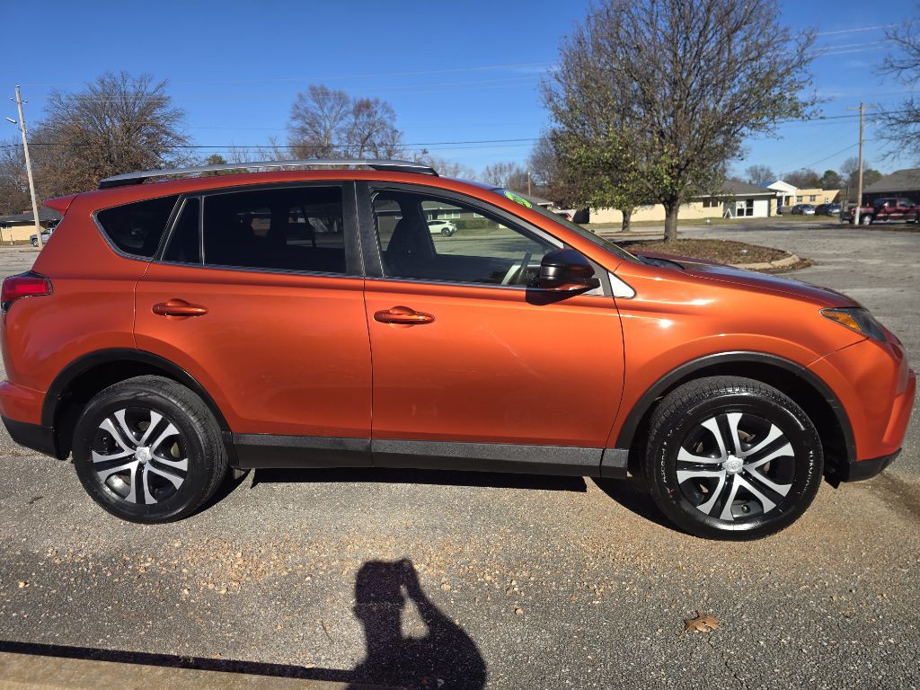 2016 Toyota Rav4 Image 2