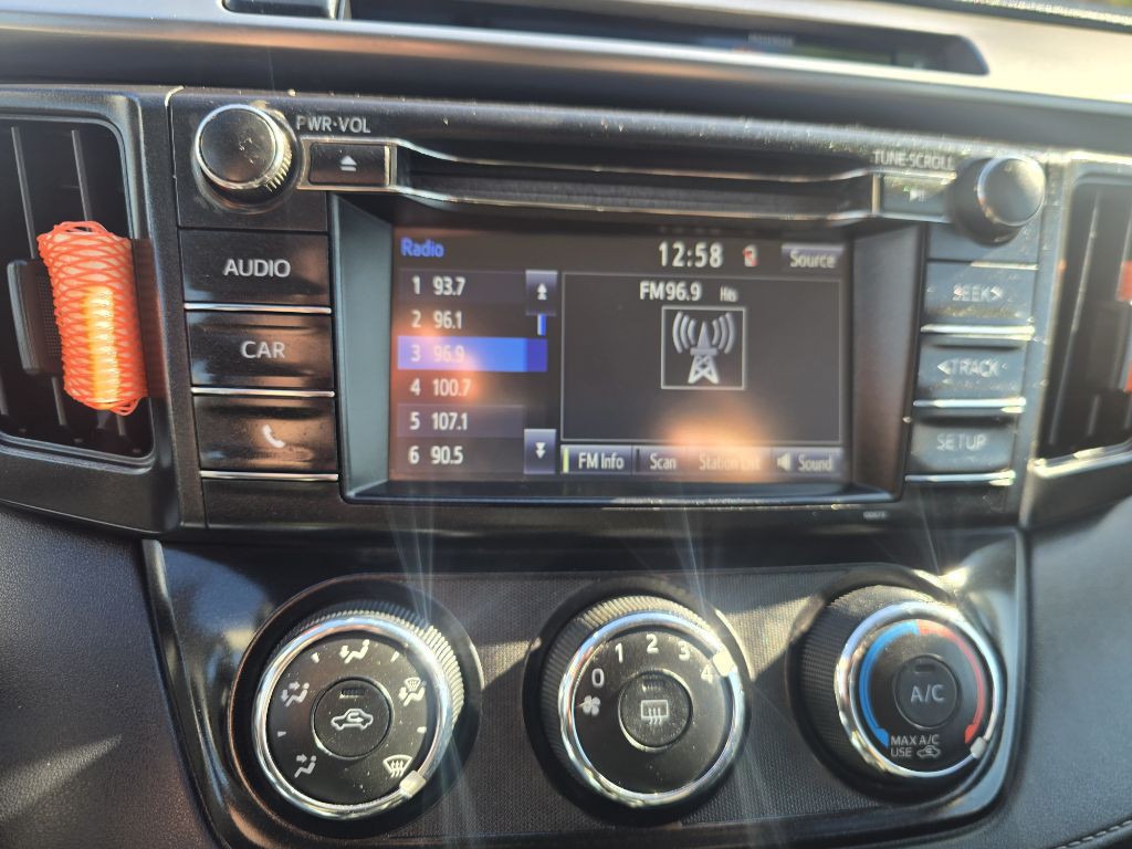 2016 Toyota Rav4 Image 10