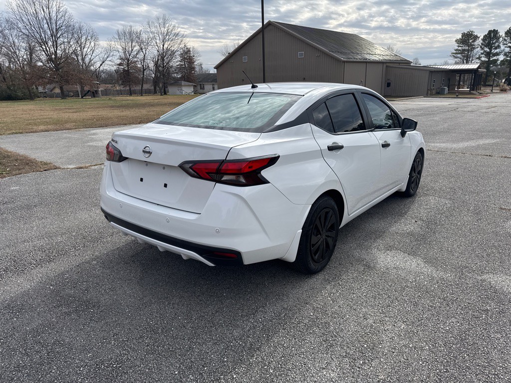 2020 Nissan Versa Image 5