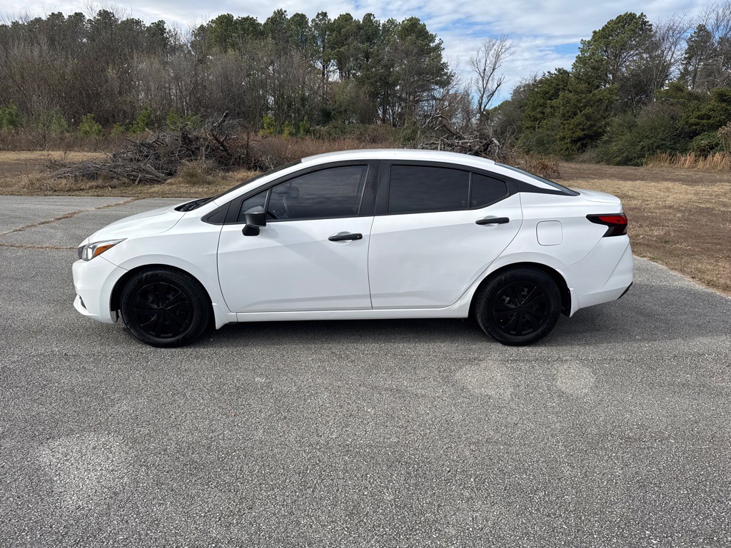 2020 Nissan Versa Image 8