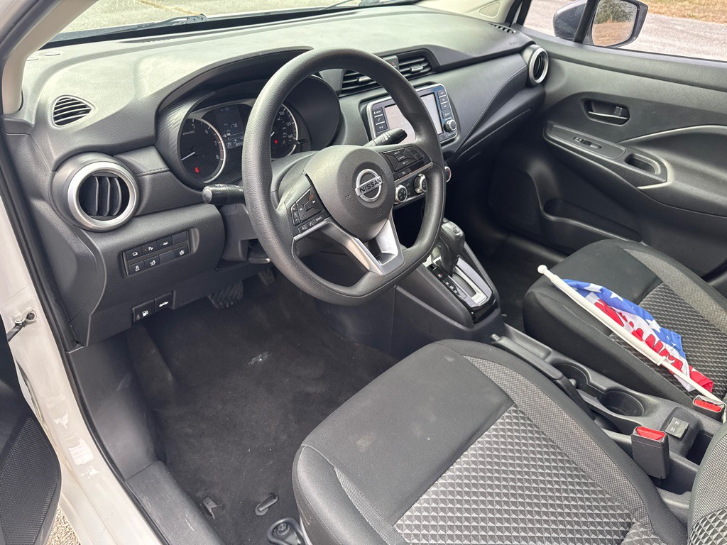 2020 Nissan Versa Image 9