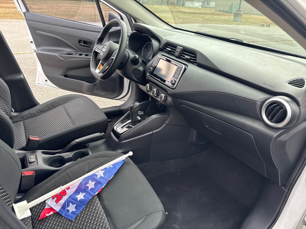 2020 Nissan Versa Image 11