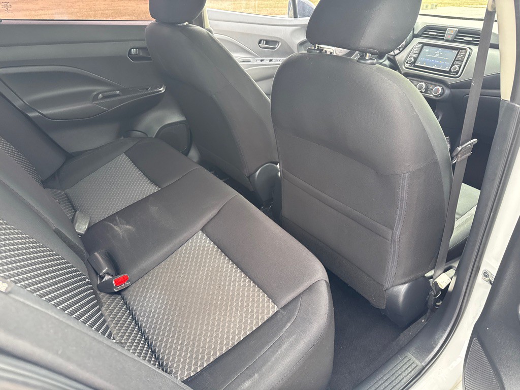 2020 Nissan Versa Image 12
