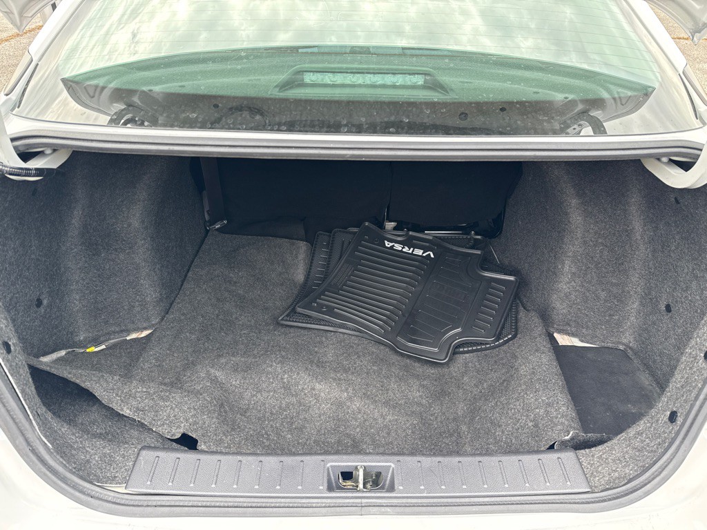 2020 Nissan Versa Image 13