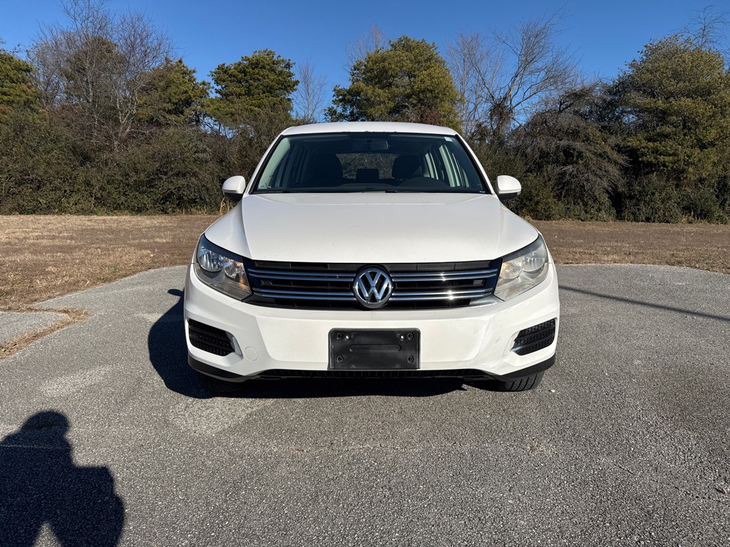 2013 Volkswagen Tiguan Image 2