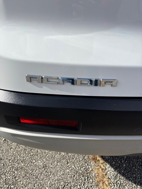 2018 GMC Acadia Image 9