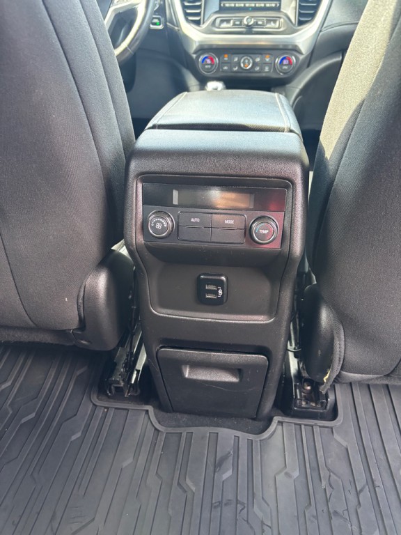 2018 GMC Acadia Image 12