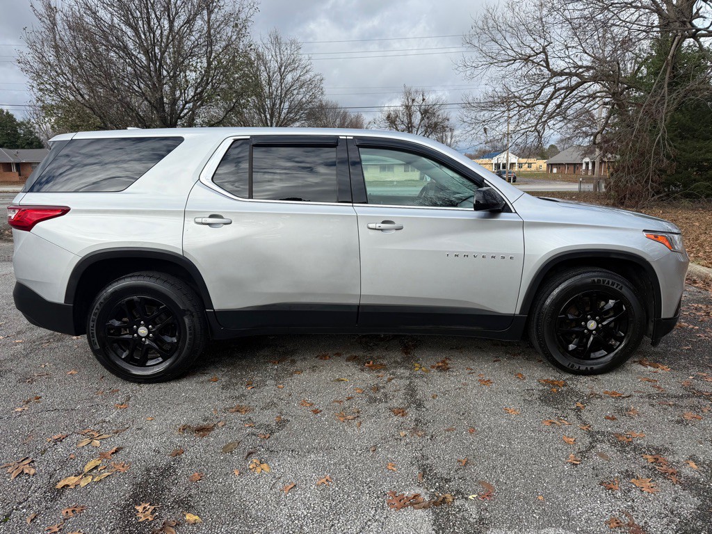 2018 Chevrolet Traverse Image 3