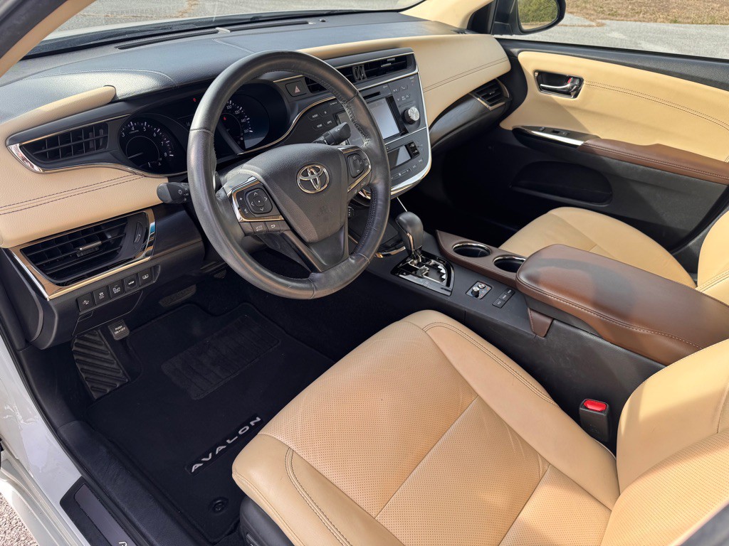 2017 Toyota Avalon Image 9