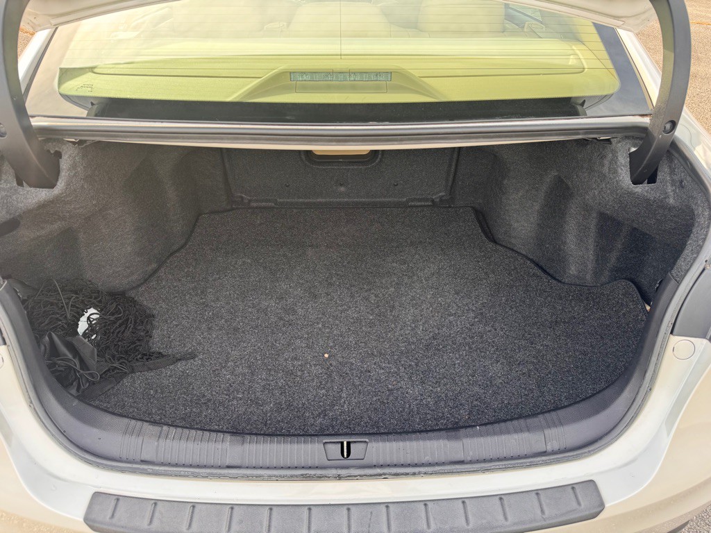 2017 Toyota Avalon Image 13