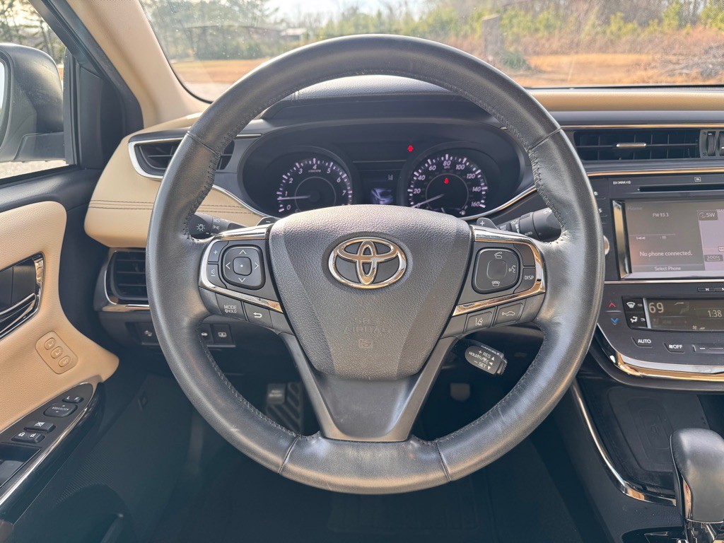 2017 Toyota Avalon Image 18