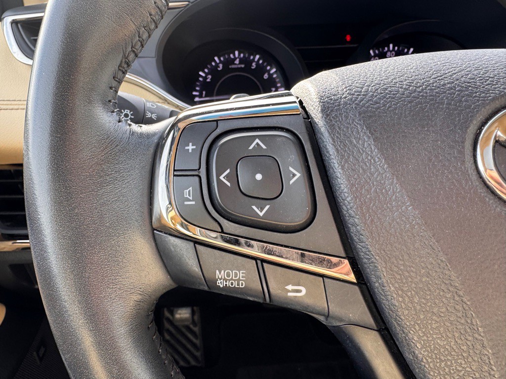 2017 Toyota Avalon Image 19