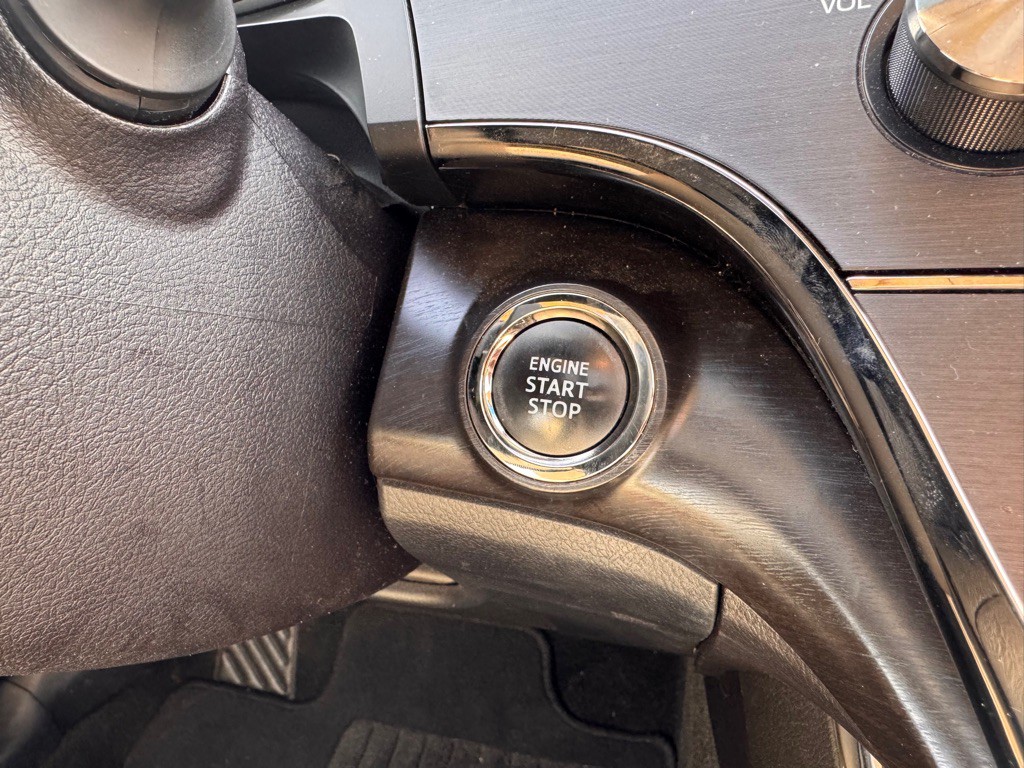 2017 Toyota Avalon Image 25