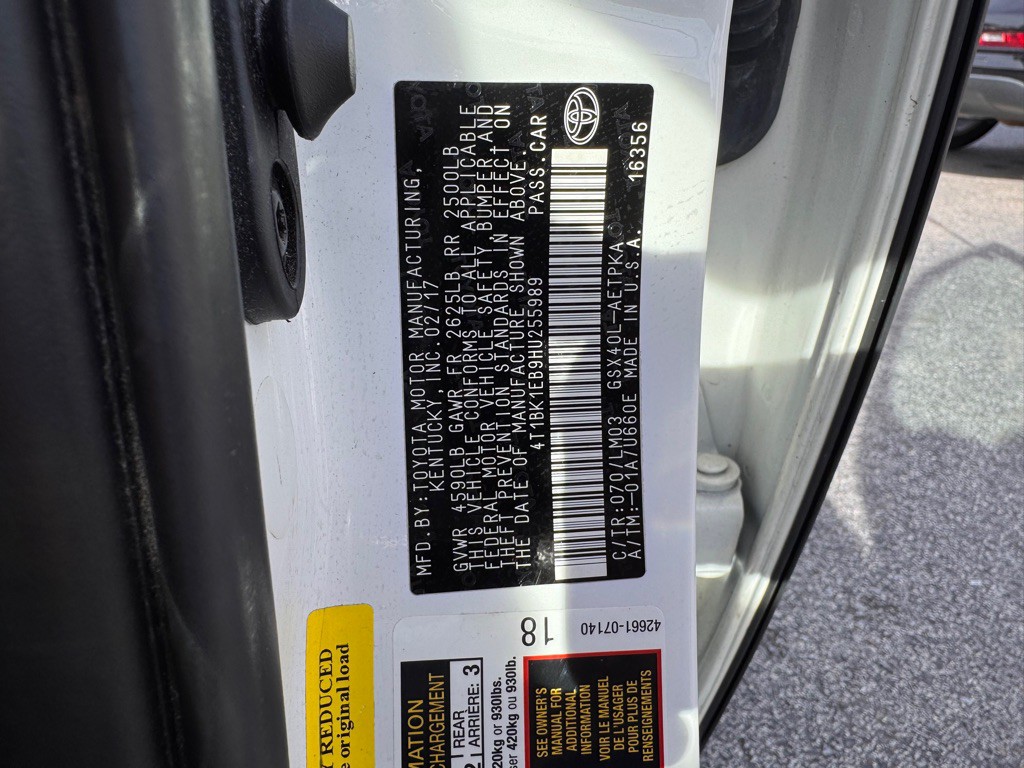 2017 Toyota Avalon Image 32