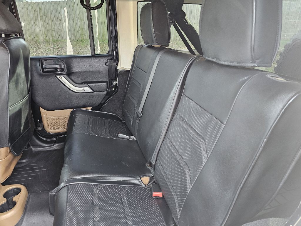 2012 Jeep Wrangler Unlimited Image 12