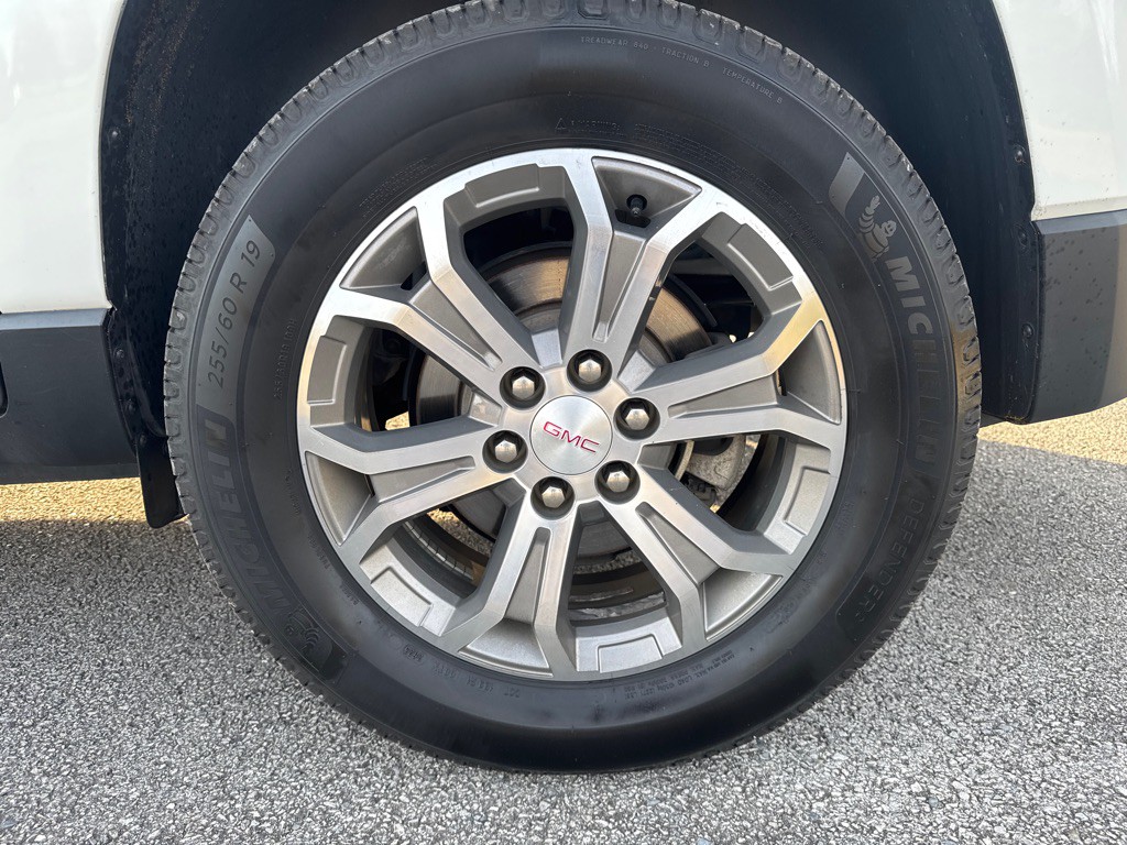 2016 GMC Acadia Image 9