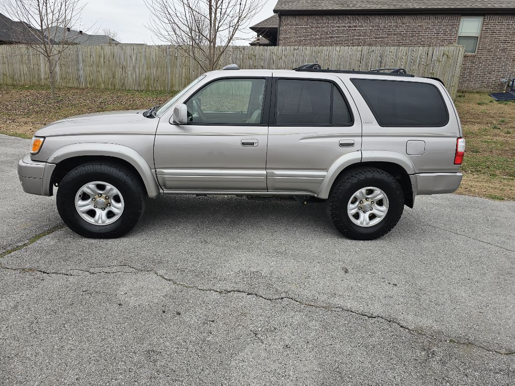 2002 Toyota 4Runner Image 2