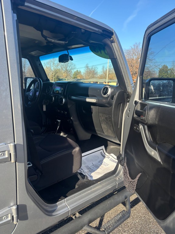 2013 Jeep Wrangler Unlimited Image 9