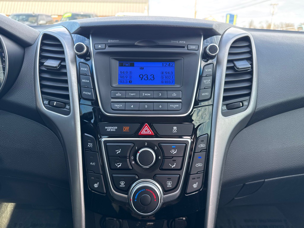 2016 Hyundai Elantra Image 14