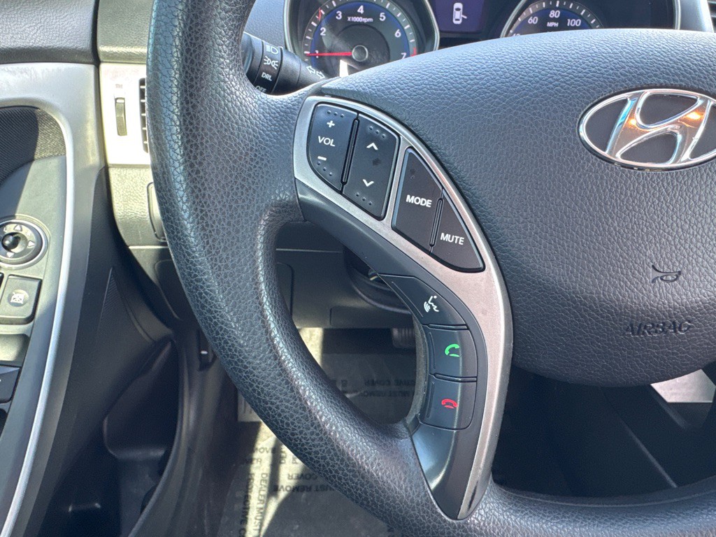 2016 Hyundai Elantra Image 19