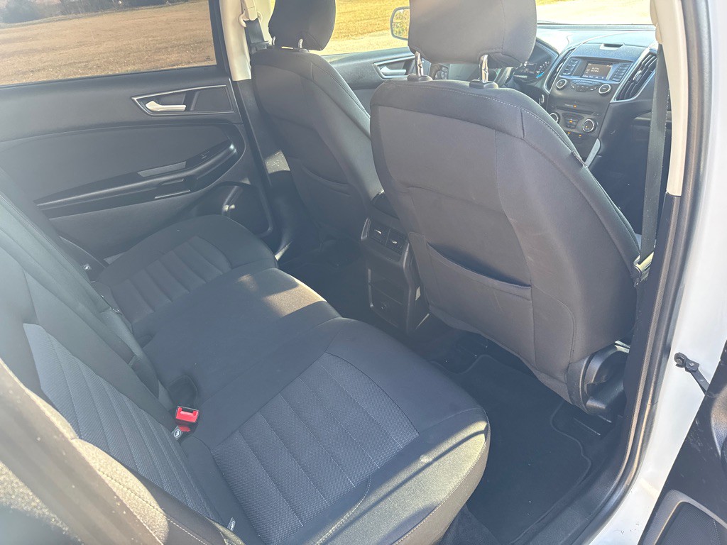 2017 Ford Edge Image 12