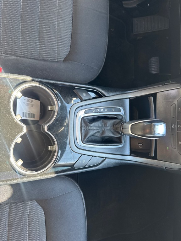 2017 Ford Edge Image 17