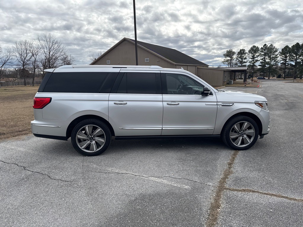 2018 Lincoln Navigator Image 8