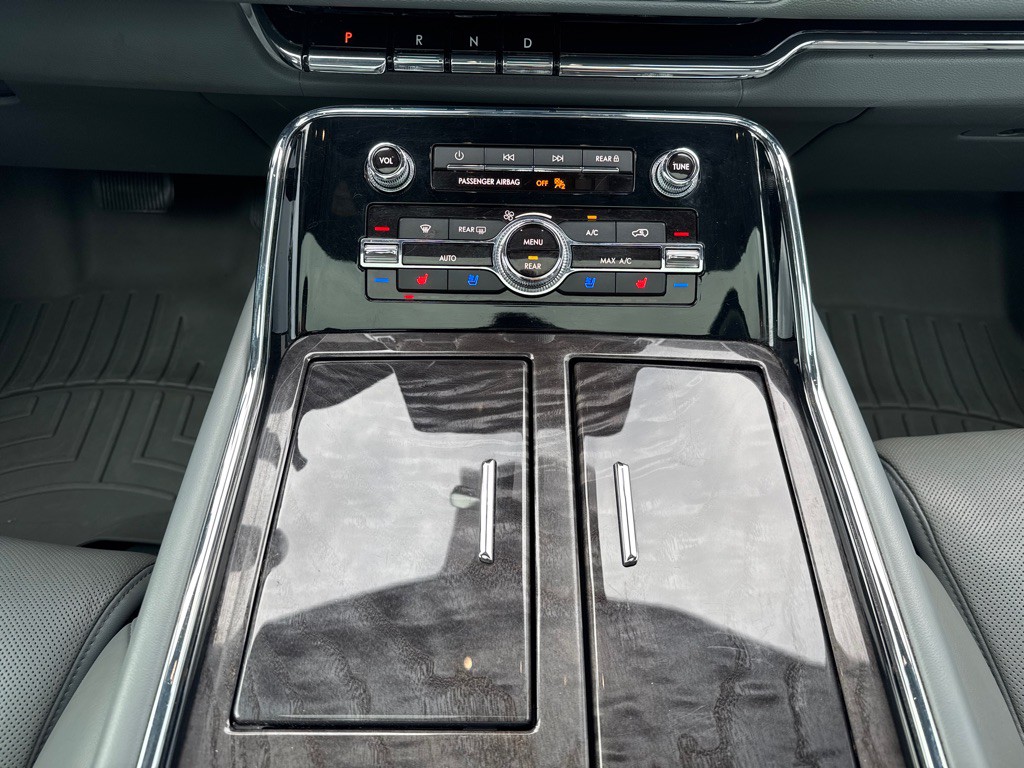 2018 Lincoln Navigator Image 17