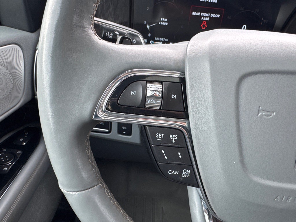 2018 Lincoln Navigator Image 20