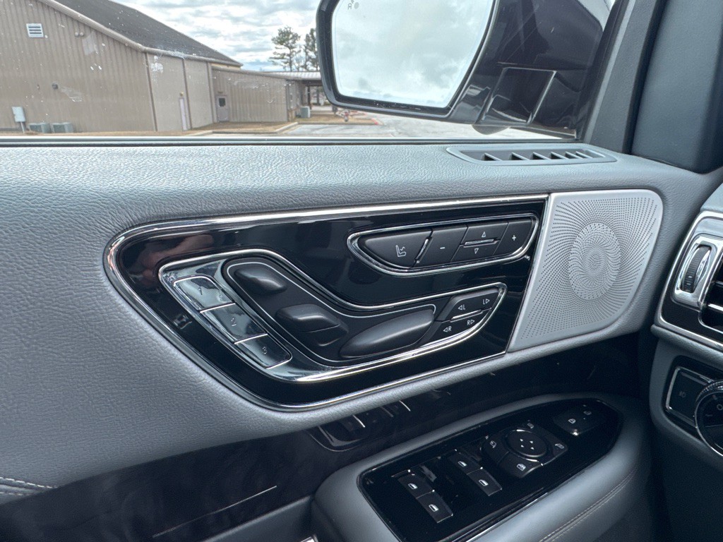 2018 Lincoln Navigator Image 21
