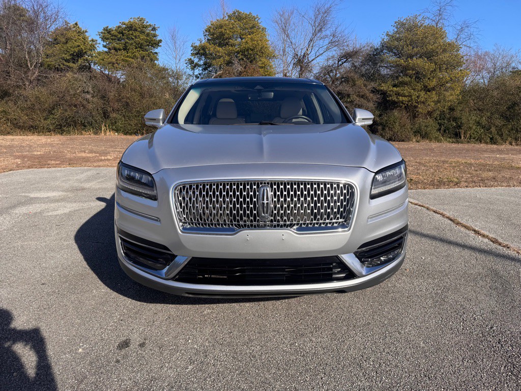 2019 Lincoln Nautilus Image 2