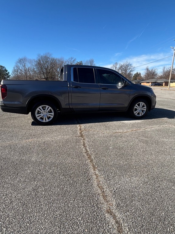 2017 Honda Ridgeline Image 6