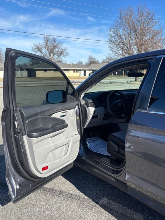 2017 Honda Ridgeline Image 13