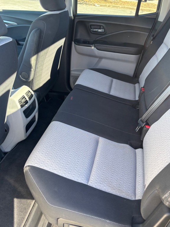 2017 Honda Ridgeline Image 18