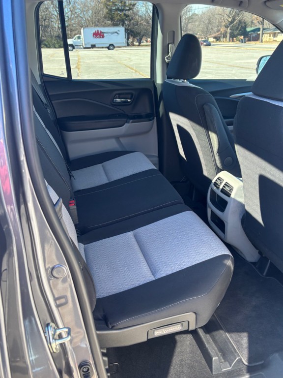 2017 Honda Ridgeline Image 21