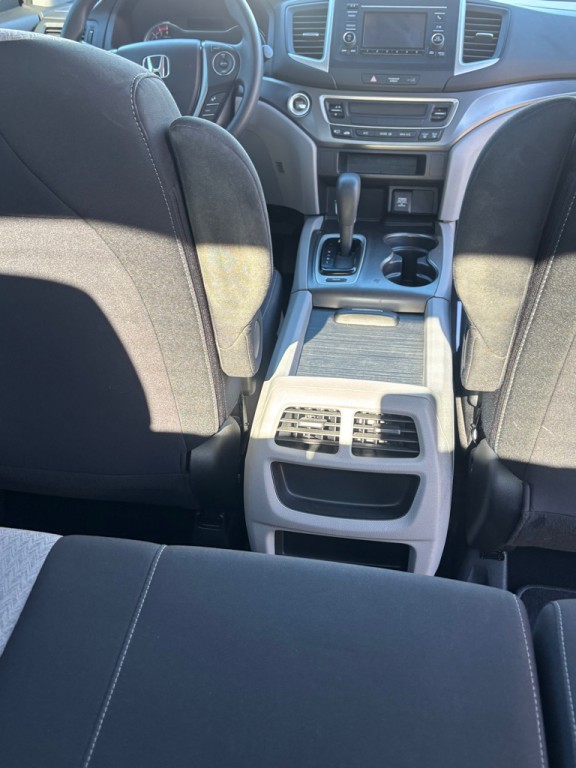 2017 Honda Ridgeline Image 22