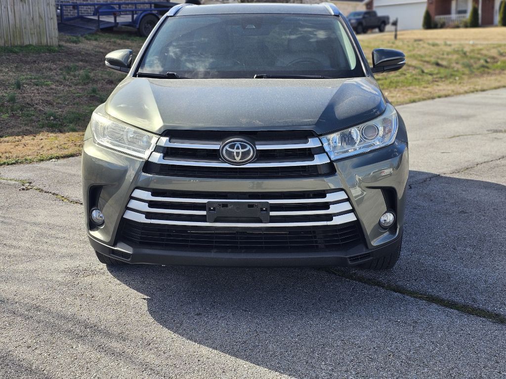 2018 Toyota Highlander Image 2